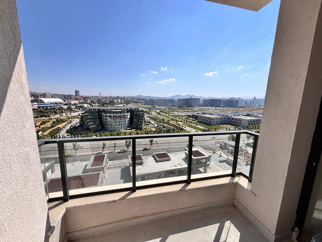REMAX LEVEL'DAN ADRES ANKARA'DA HASTANE CEPHE 2+1 KİRALIK DAİRE