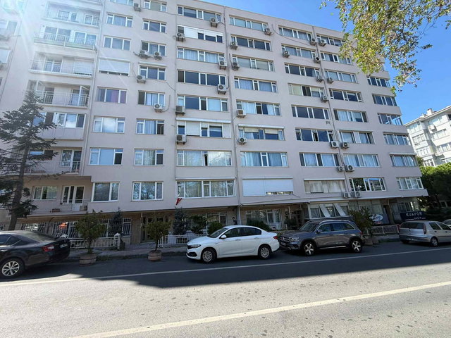 ETILER'DE, DENIZ MANZARALI, LÜKS, CADDE ÜZERI, METROYA 100 METRE