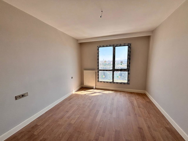 REMAX LEVEL'DAN ADRES ANKARA'DA HASTANE CEPHE 2+1 KİRALIK DAİRE