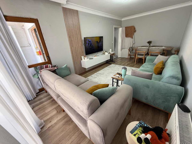 BEYOĞLU ÖRNEKTEPE’DE 150 M² BRÜT 2+2 ÇATI KATI DAİRE | BALKONLU