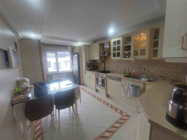 BAHÇELİEVLER  MERKEZDE  MÜSTAKİL GIRIŞLİ DUBLEX  350 M2 SATILIK DAIRE