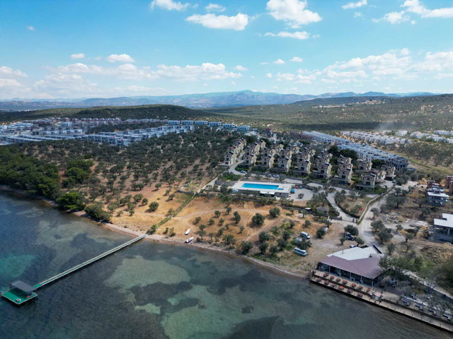 KEREMKÖY’DE 4+1 HAVUZLU SITEDE SATILIK VILLA