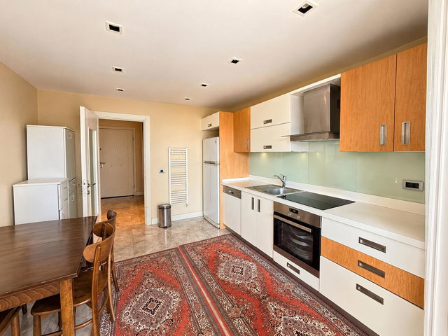 RE/MAX GELİŞİM'DEN KAVAKLI KONAKLARI SATILIK 2+1 ARA KAT DAİRE