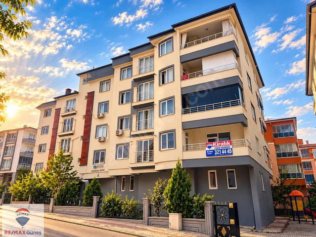 ŞEYHBAYRAM'DA 3+1 AZ KATLI SİTE İÇERİSİNDE DAİRE