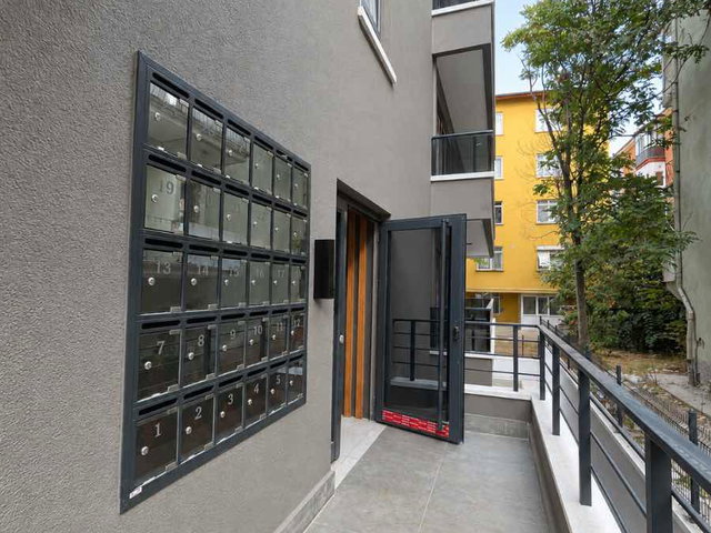 ŞEHIR MERKEZINDE KAPALI OTOPARKLI ÇIFT ASANSÖRLÜ SIFIR 1+1 DAIRE