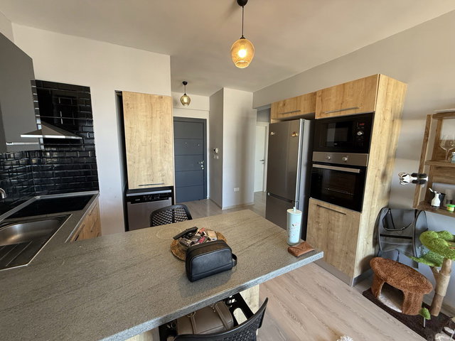 GIRNE MERKEZ'DE EŞYALI SATILIK ÖZEL TERASLI 2+1 DAIRE