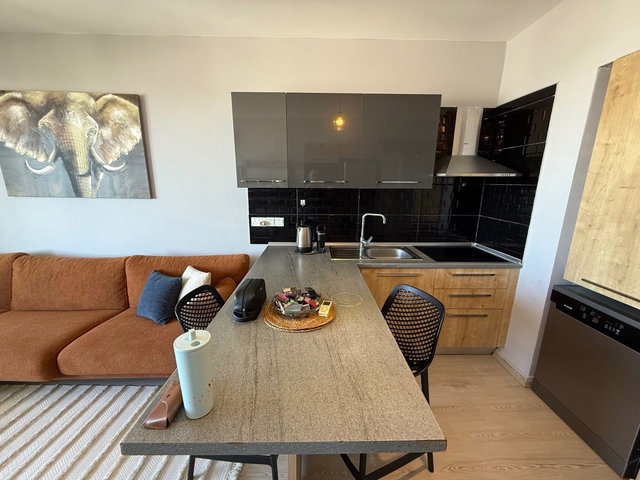 GIRNE MERKEZ'DE EŞYALI SATILIK ÖZEL TERASLI 2+1 DAIRE