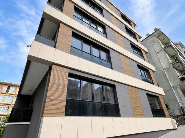 ŞEHIR MERKEZINDE KAPALI OTOPARKLI ÇIFT ASANSÖRLÜ SIFIR  1+1 KIRALIK DAIRE