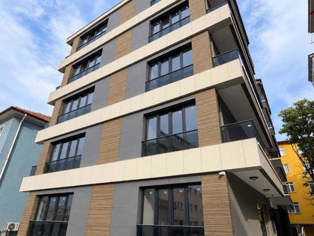ŞEHIR MERKEZINDE KAPALI OTOPARKLI ÇIFT ASANSÖRLÜ SIFIR  1+1 KIRALIK DAIRE