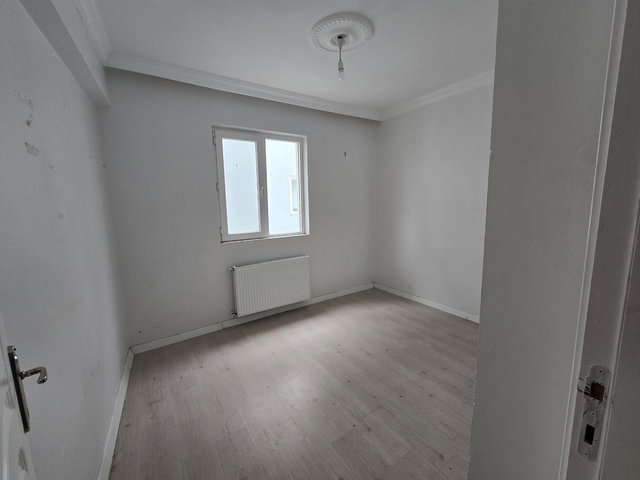 REMAX LAND DAN SAĞLIK MAH. SİTE İÇİ 2+1 KİRALIK DAİRE