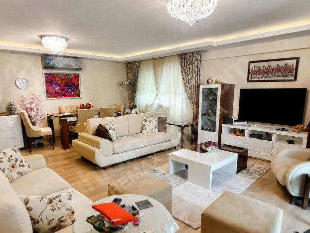 REMAX SMYRNA DAN SUSUZDEDE DE 4+1 LÜX DAİRE