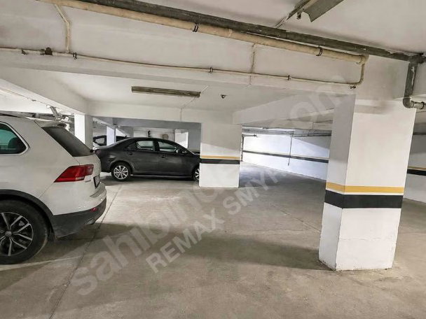 REMAX SMYRNA DAN SUSUZDEDE DE 4+1 LÜX DAİRE