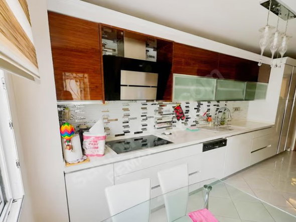REMAX SMYRNA DAN SUSUZDEDE DE 4+1 LÜX DAİRE