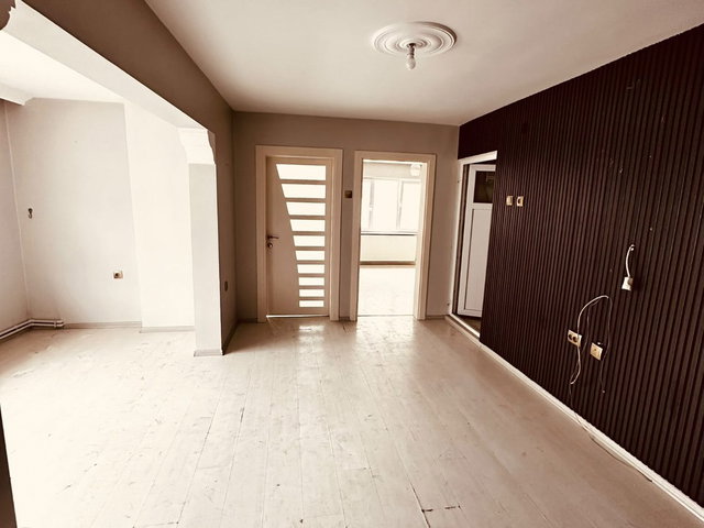 REMAX ADVANTAGE'DAN YILDIRIM MERKEZDE İÇİ YENİLENMİŞ 2+1 SATILIK DAİRE