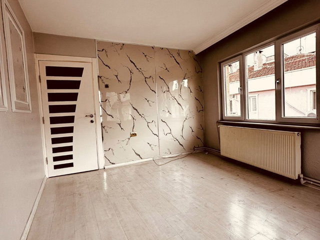 REMAX ADVANTAGE'DAN YILDIRIM MERKEZDE İÇİ YENİLENMİŞ 2+1 SATILIK DAİRE