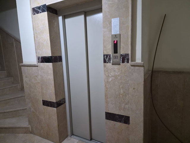 DİKMEN İLKER'DE GENİŞ MUTFAKLI, KOMPLE MOBİLYALI VE EŞYALI DAİRE