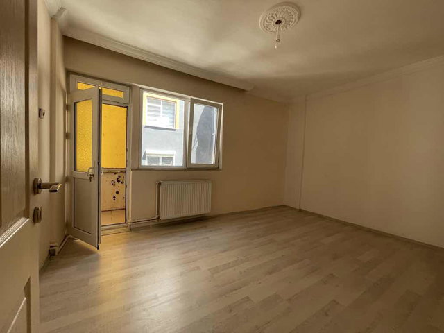 REMAX NEVİN’ DEN KILIÇDEDE’ DE KİRALIK 2+1 DAİRE