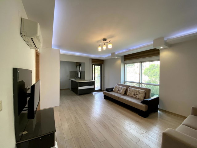 DENİZMEN'DE GENÇ BİNADA ARA KAT EŞYALI ASANSÖRLÜ DAİRE