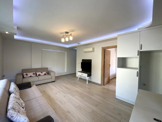 DENİZMEN'DE GENÇ BİNADA ARA KAT EŞYALI ASANSÖRLÜ DAİRE