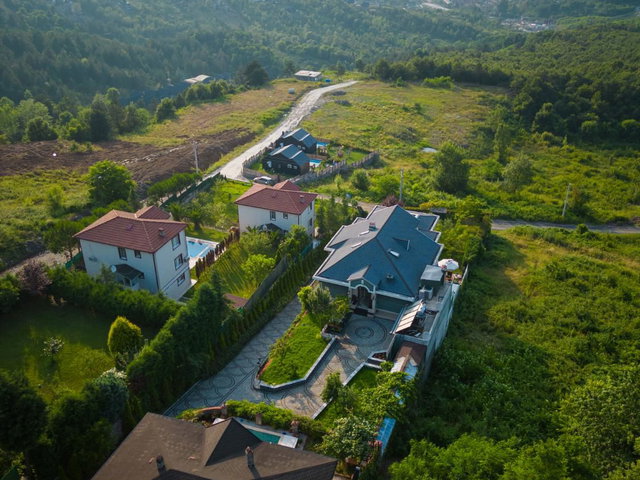 SAPANCA HACIMERCAN’DA 2206 M2 İÇİNDE SATILIK ULTRA LÜX VİLLA