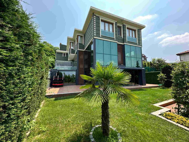 SAPANCA HACIMERCAN’DA 2206 M2 İÇİNDE SATILIK ULTRA LÜX VİLLA