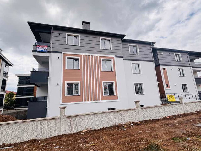 REMAX DEM'DEN DEMİRKENTTE SATILIK 2+1 GENİŞ DAİRE