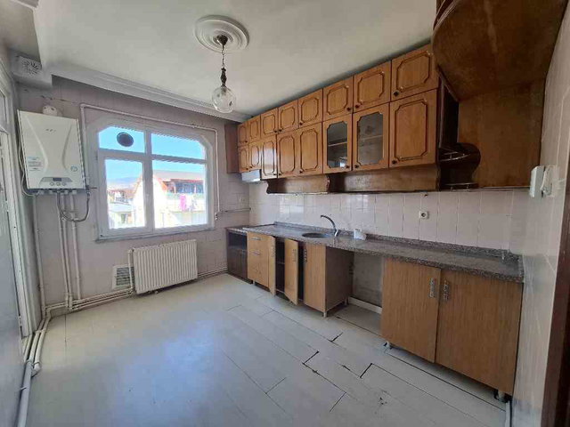 GÜNEY MAHALLESINDE GENIŞ KIRALIK 3+1 DAIRE