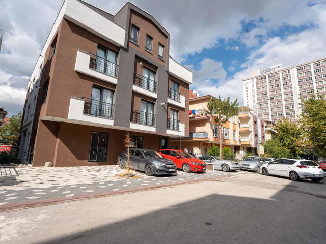 YENİMAHALLE AVM YAKINI 0 BİNADA 1+1 KİRALIK KAT KONUMUNDA GİRİŞ KAT DAİRE