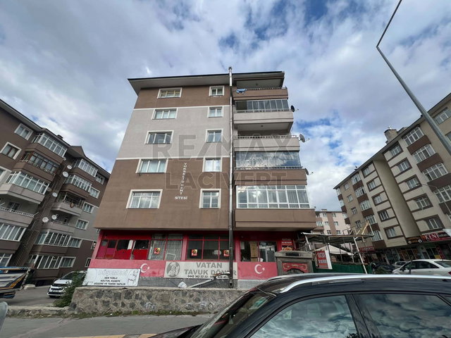 RE/MAX LACİVERT'TEN YILDIZKENT'TE KİRALIK 3+1 DAİRE