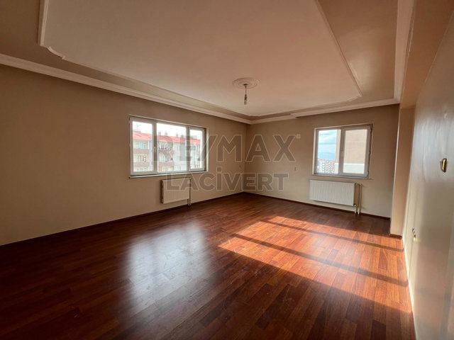RE/MAX LACİVERT'TEN YILDIZKENT'TE KİRALIK 3+1 DAİRE