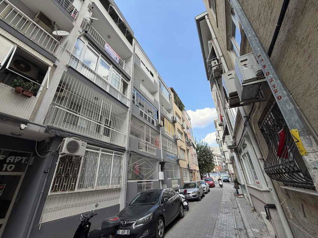 REMAX'TAN KARŞIYAKA ALAYBEY'DE İZBAN VE SAHİL YAKINI ARAKAT