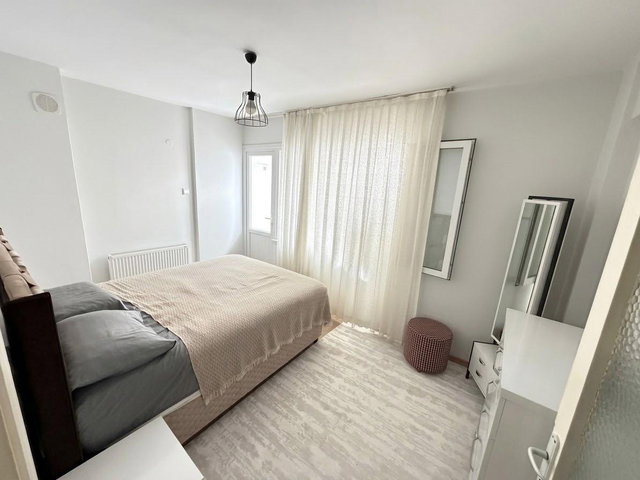 REMAX'TAN KARŞIYAKA ALAYBEY'DE İZBAN VE SAHİL YAKINI ARAKAT
