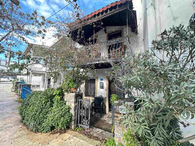 BODRUM MARİNA BÖLGESİNDE İŞ YERİ & KONUT KULLANIMINA UYGUN TRİPLEKS