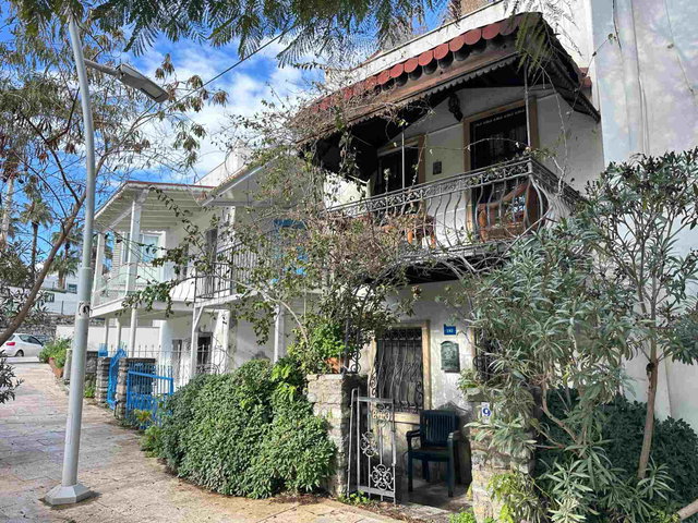 BODRUM MARİNA BÖLGESİNDE İŞ YERİ & KONUT KULLANIMINA UYGUN TRİPLEKS