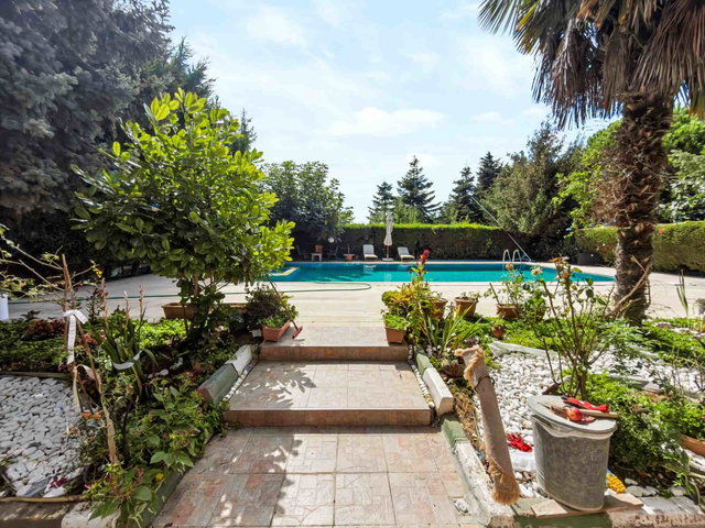 ÇATALCA ÇAKILKÖY DE 4 DÖNÜM ARAZİ İÇİNDE MUSTAKİL 9+1 SATILIK VİLLA