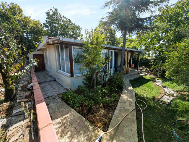 ÇATALCA ÇAKILKÖY DE 4 DÖNÜM ARAZİ İÇİNDE MUSTAKİL 9+1 SATILIK VİLLA