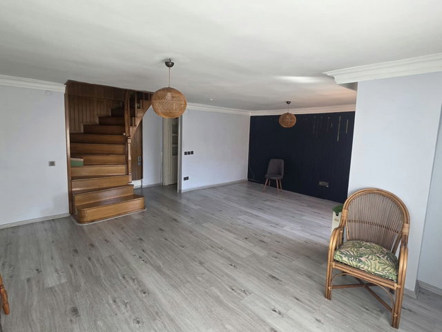 ÜSKÜDAR İCADİYE’DE GÜNEY CEPHE, EŞYALI 3+2 DUBLEKS KİRALIK,