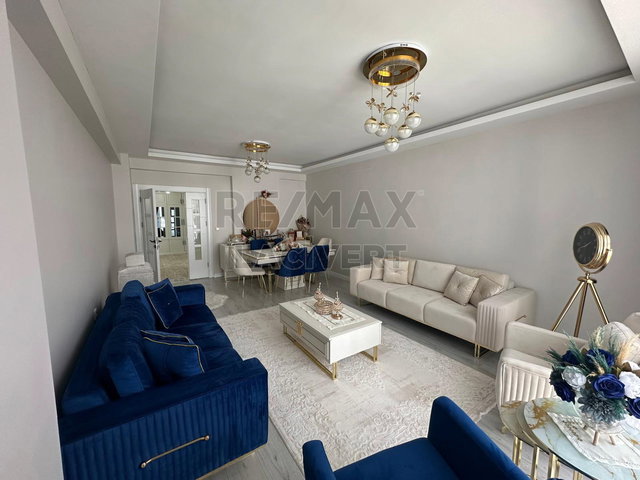RE/MAX LACIVERT'TEN PAŞA KONAKLARI'NDA SATILIK 3+1 LÜKS DAIRE