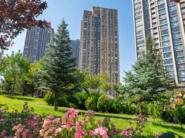 ATABİLGE AKA'DA MANZARALI SOSYAL DONATILI SATILIK 5+1 DAİRE