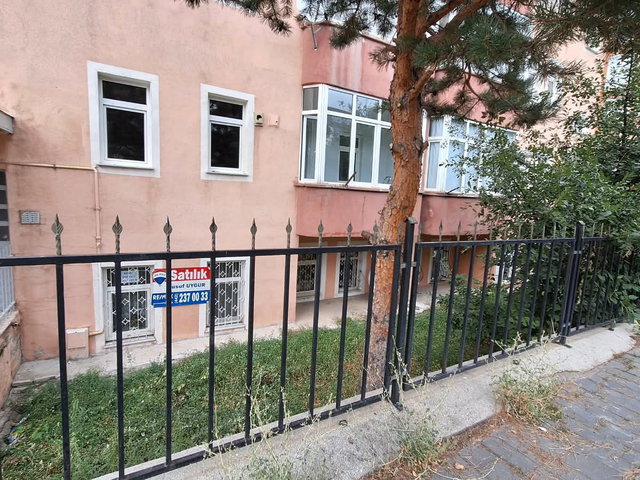 REMAX İLKE'DEN ŞÜKRÜPAŞA'DA 3+1 SATILIK BALKONLU BODRUM DAİRE