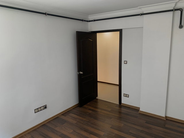 BASIN SİTESİNDE HASTANEYE 200 M. 3+1 KİRALIK DAİRE