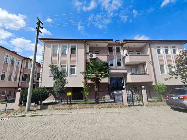 ŞEKER MAH FERAH 3+1 KİRALIK DAİRE SITE IÇI 145 M² NET REMAX AY BURAK ŞAHIN