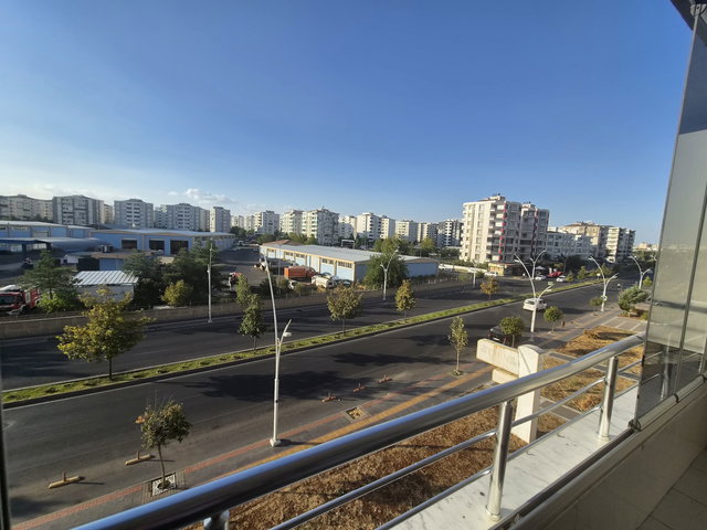 BAĞCILAR MAKİNA İKMAL KARŞISI SATILIK 4+1 DAİRE