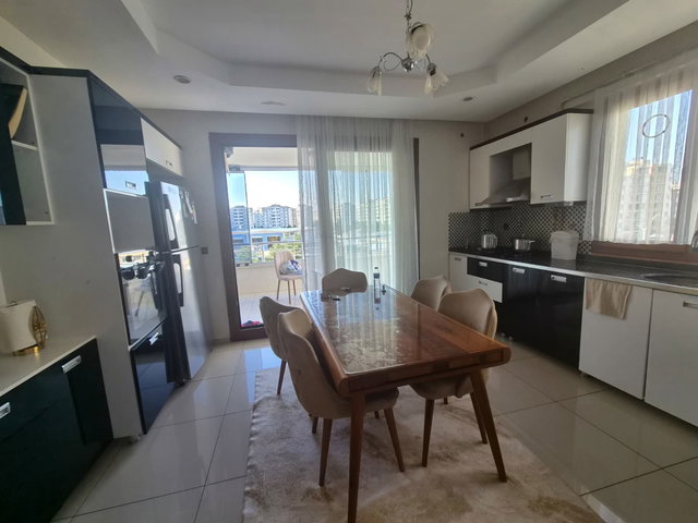 BAĞCILAR MAKİNA İKMAL KARŞISI SATILIK 4+1 DAİRE