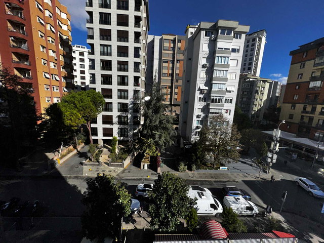 SUADIYE EMINALIPAŞA CADDESI ÜSTÜNDE 3+1   KIRALIK BALKONLU DAIRE