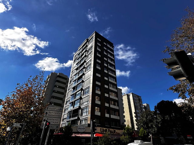 SUADIYE EMINALIPAŞA CADDESI ÜSTÜNDE 3+1   KIRALIK BALKONLU DAIRE