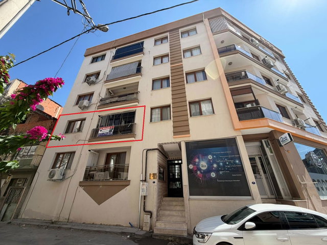 KARŞIYAKA ÖRNEKKÖY MH KAPALI MUTFAK DOĞALGAZLI KIRALIK 2+1 DAIRE
