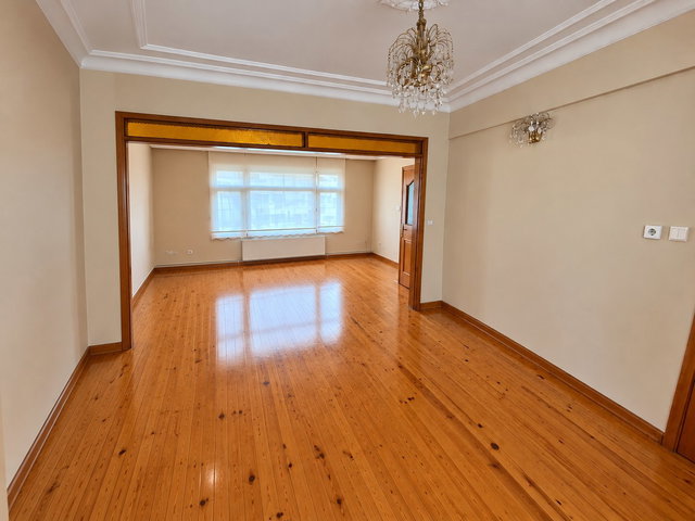 GEBZE ÇARŞI IÇI 130 M2 GENIŞ 2+1 TERASLI KIRALIK DAIRE