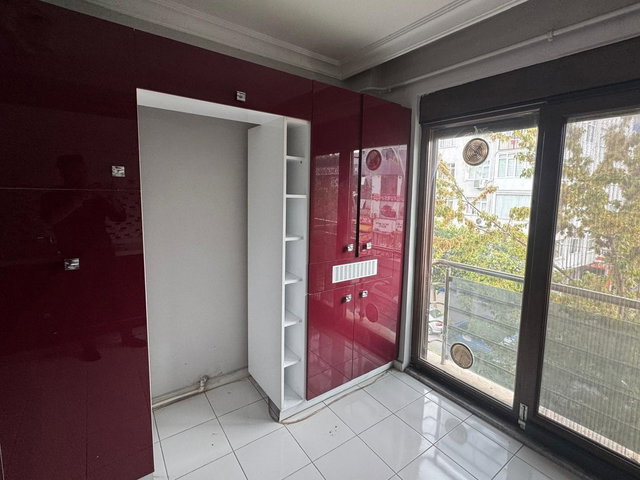 GÖLCÜK DONANMA MAH.’DE 250 M² NET, 3+1 GENİŞ KİRALIK DAİRE