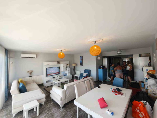 DENİZE YAKIN ZÜBEYDE HANIM PARKI CADDESİ ÜSTÜNDE GENİŞ DAİRE
